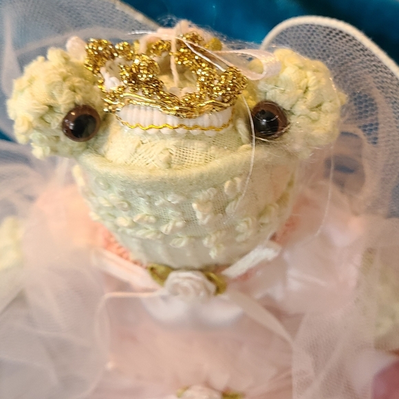 15" Ganz Green Plush Frog Doll - Picture 5 of 10